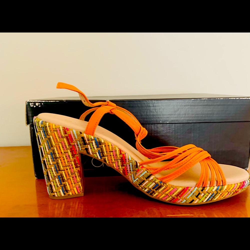 NEVER WORN!! Suzzato Sandals, Size 40